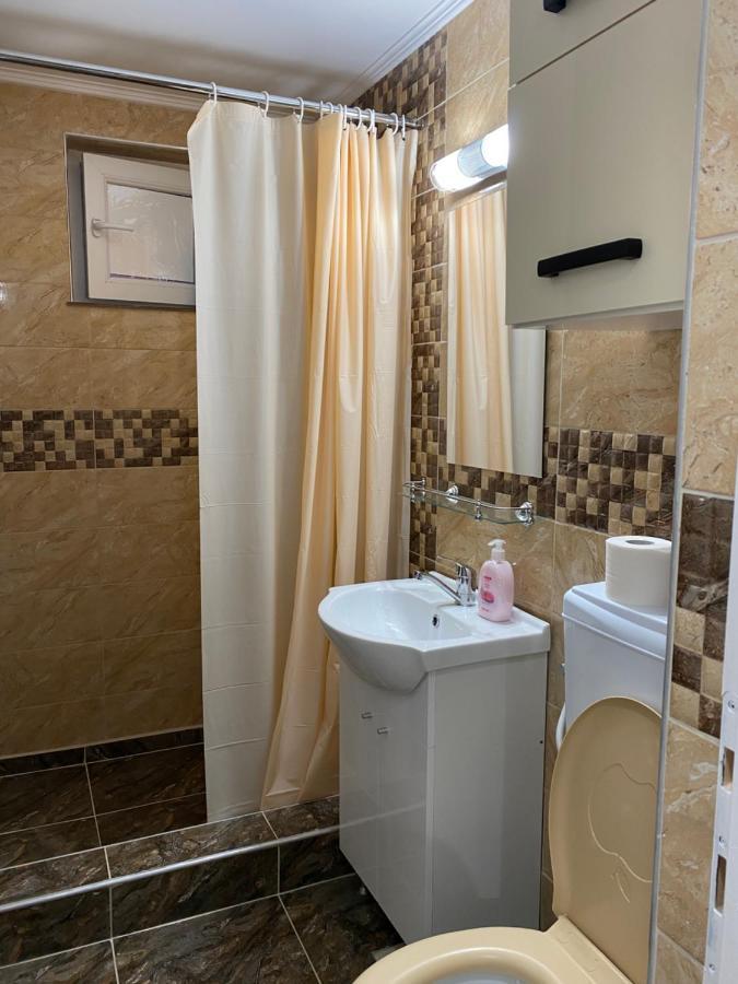 5 Residence Apartment Cavnic Eksteriør billede